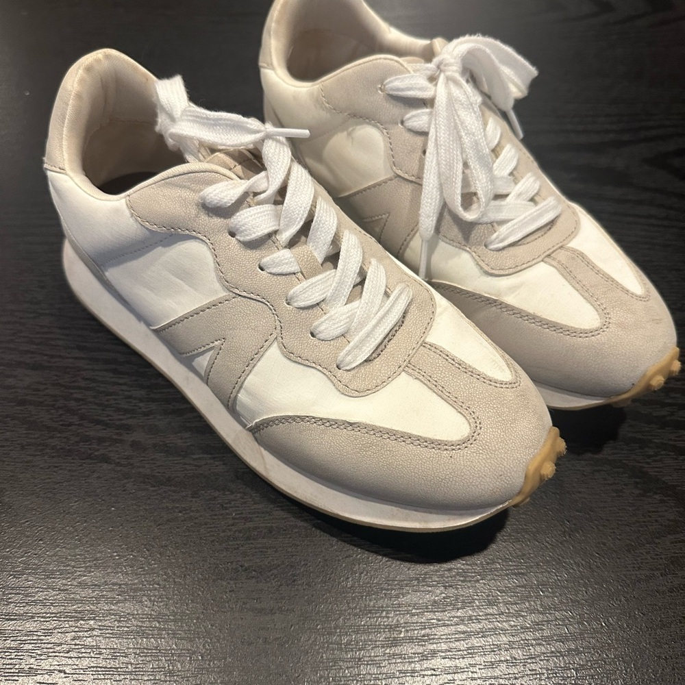 MIA Sneakers